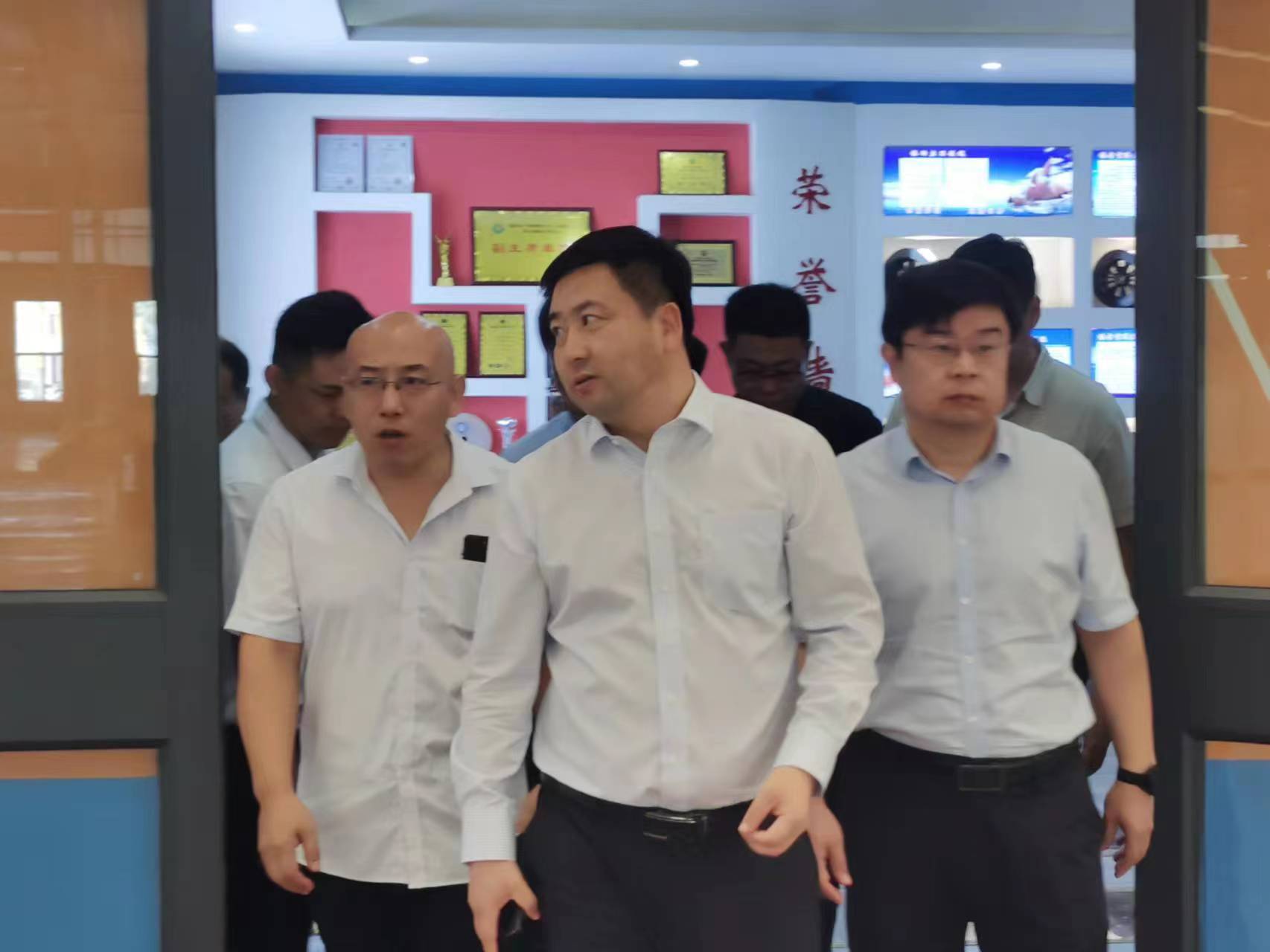 德州市陈海明副市长带领市商务局有关领导莅临我司参观考察